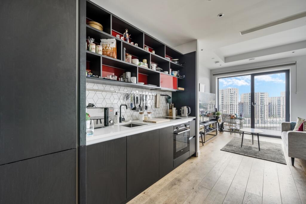 1333376-12-6890d2...