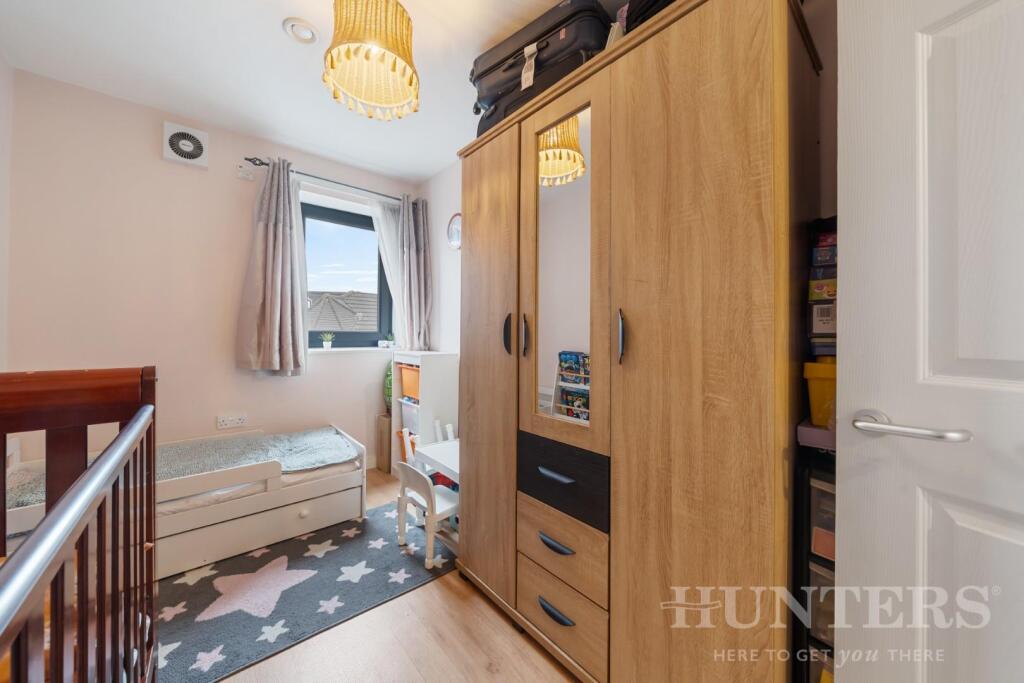 Flat 26, Joshua Court N15 4FR-8.jpg