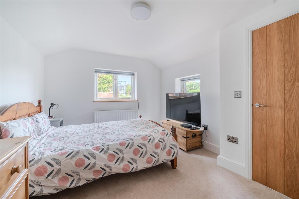 Main Bedroom-2.jpg