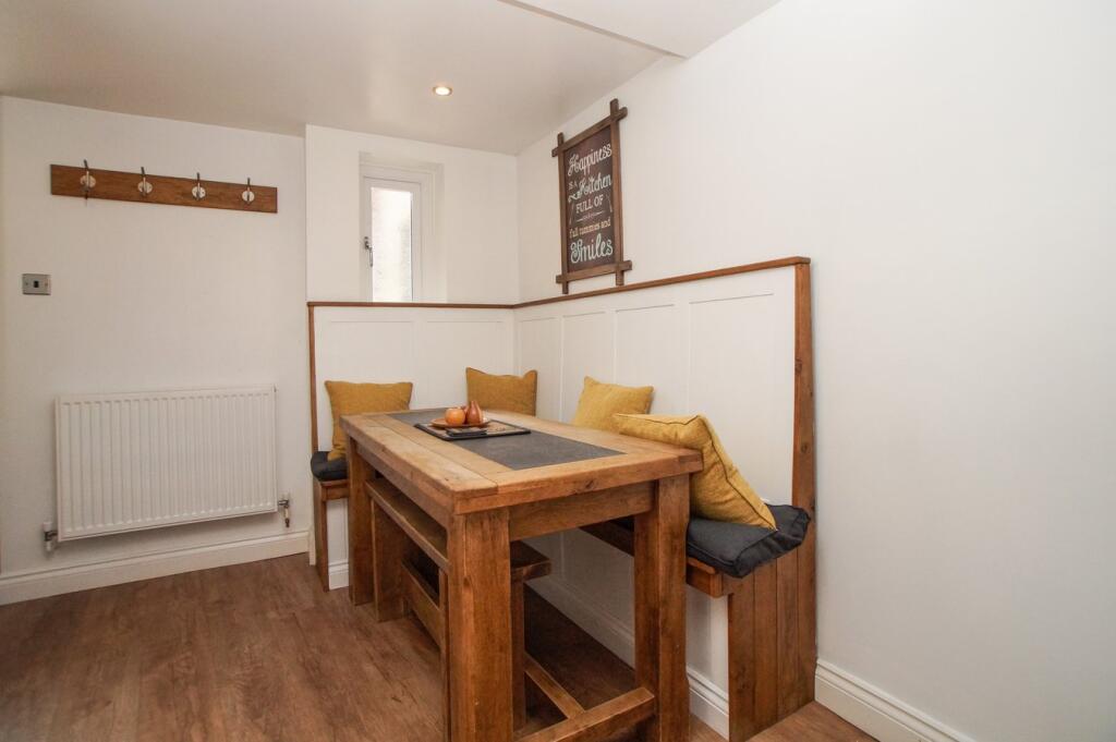 Open plan dining lounge/kitchen