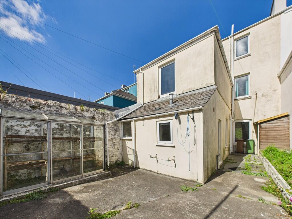 CAM03974G0-PR0215...