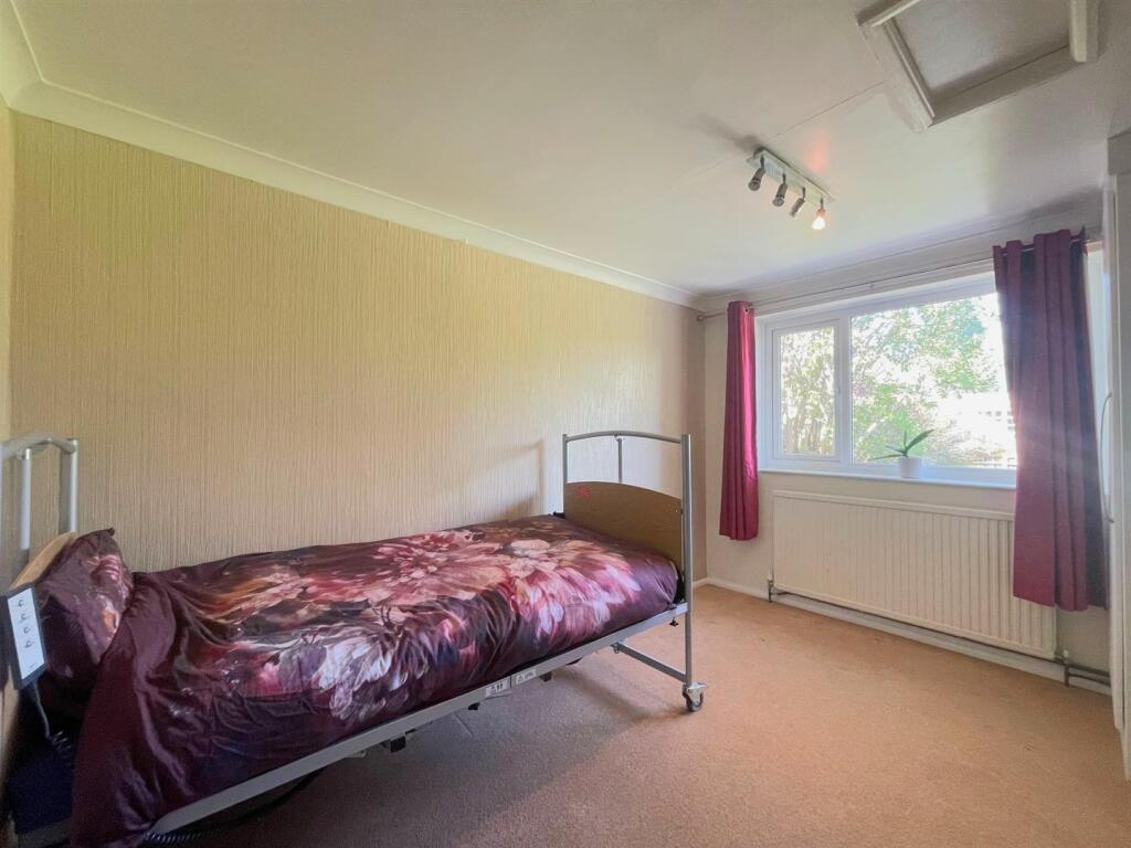 Bedroom 4 (Downstairs)