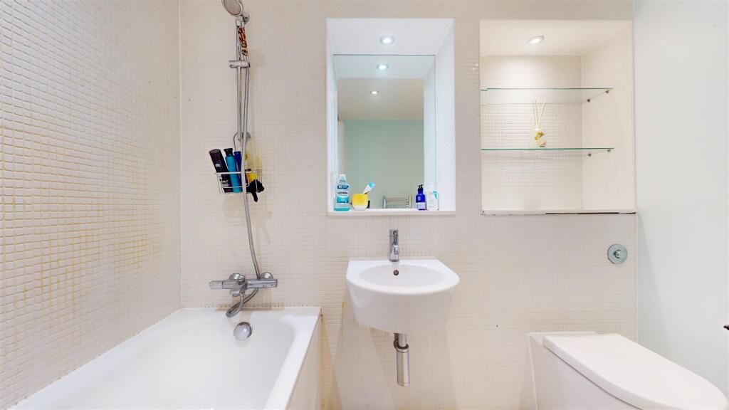 Flat 801, Wharfside Point North - PQewjPIy3qyL8fX9