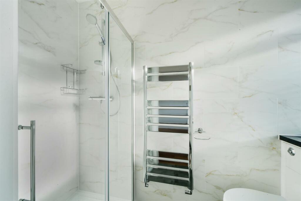 16 Kenelm Close - dBR6tLpo21pVir12hMRT.jpg