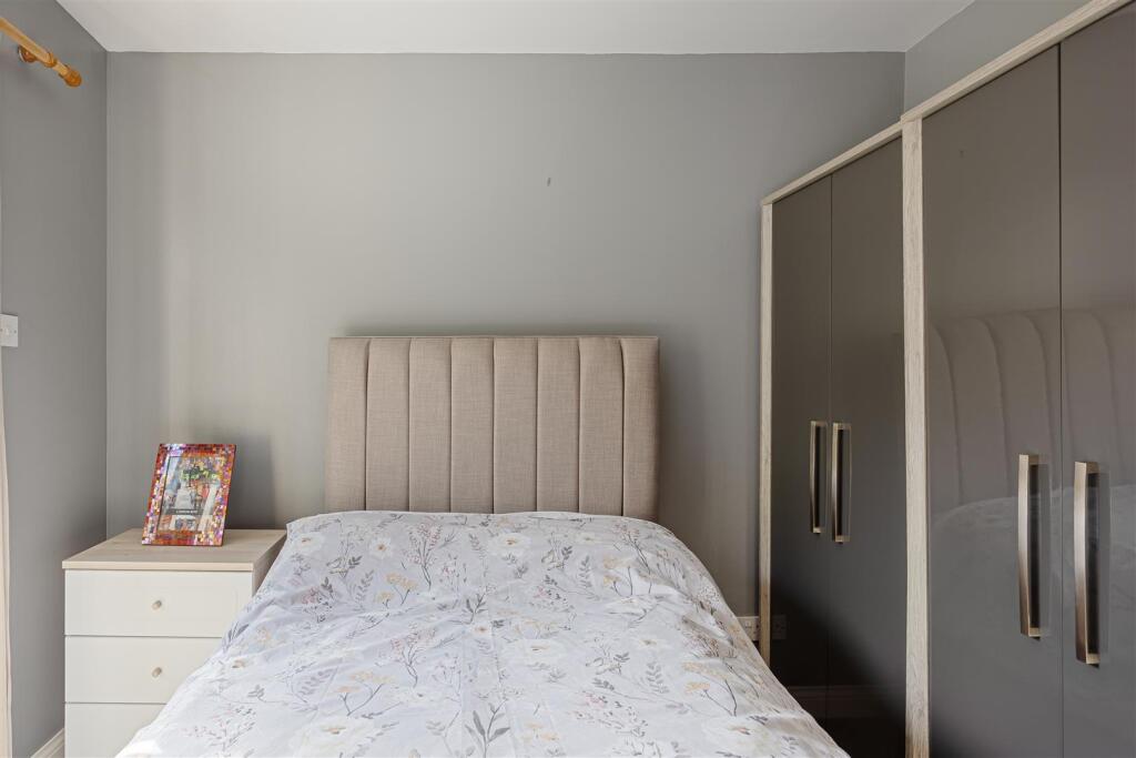 Apt_5_Beverley_House_46.jpg