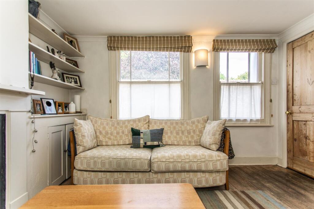 18 Eastport Lane-21.jpg