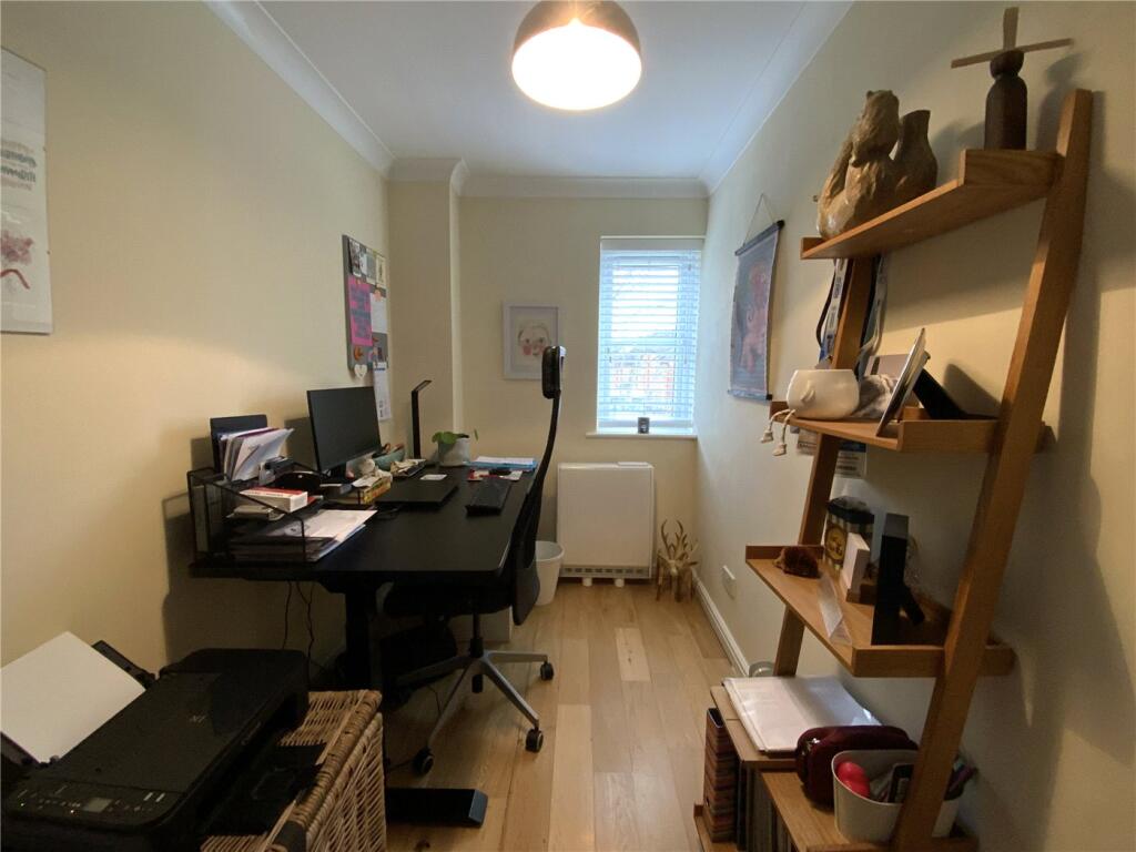 Bedroom/Study