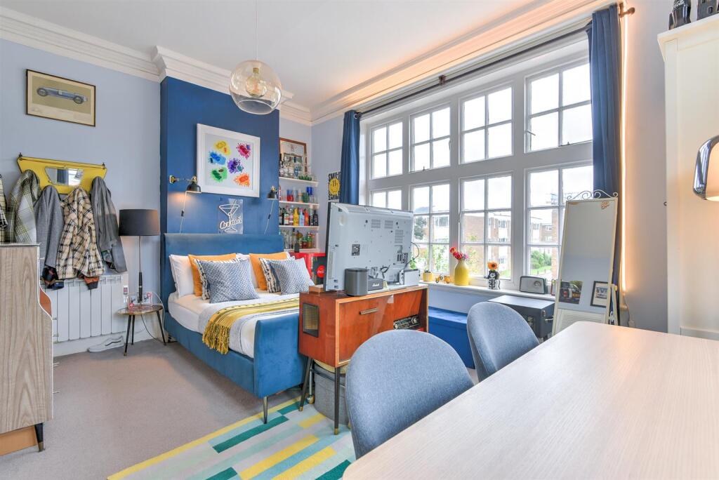 For Sale by Aspire Residential | Bath Road