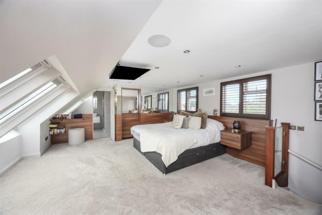 Offington Avenue, 85-011.jpg