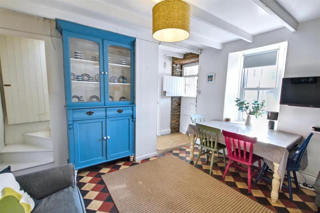 Living/dining room