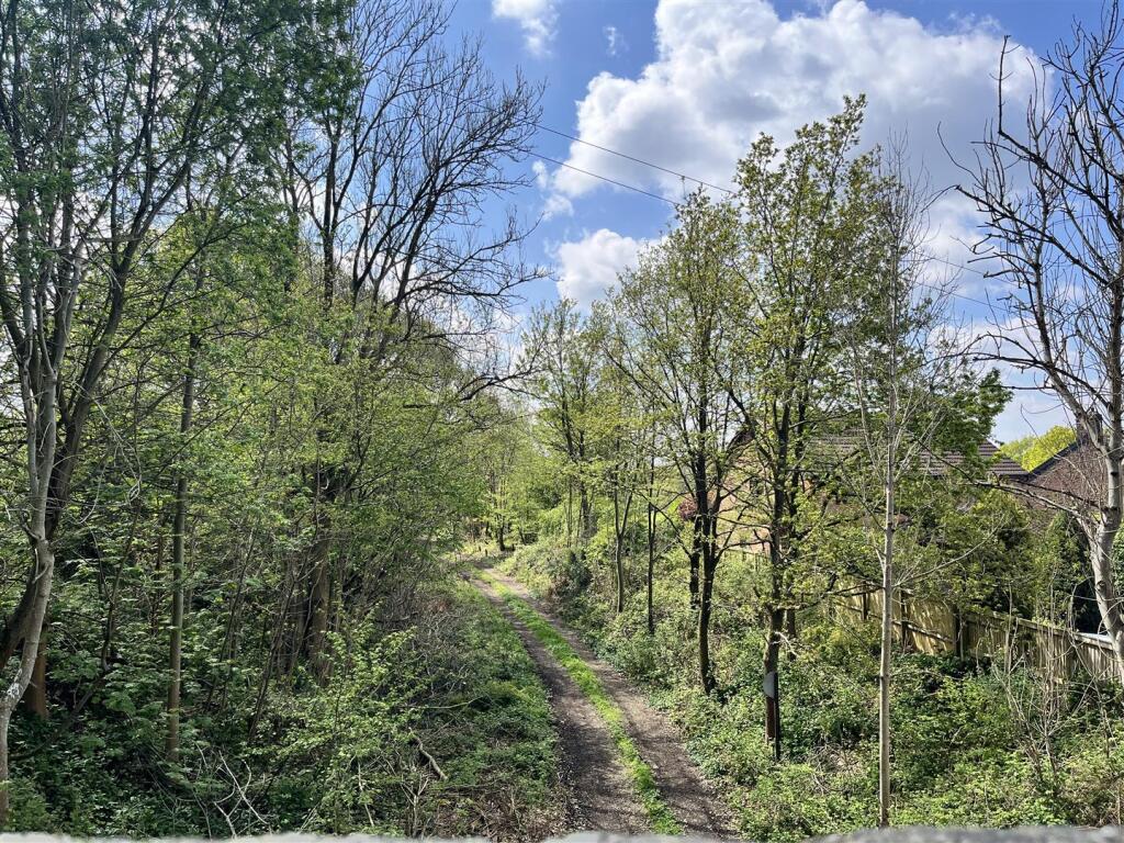 Nearby Woodland Walk