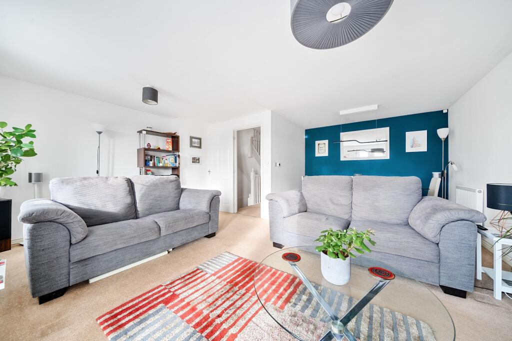 Living Room/Dining Room (1)
