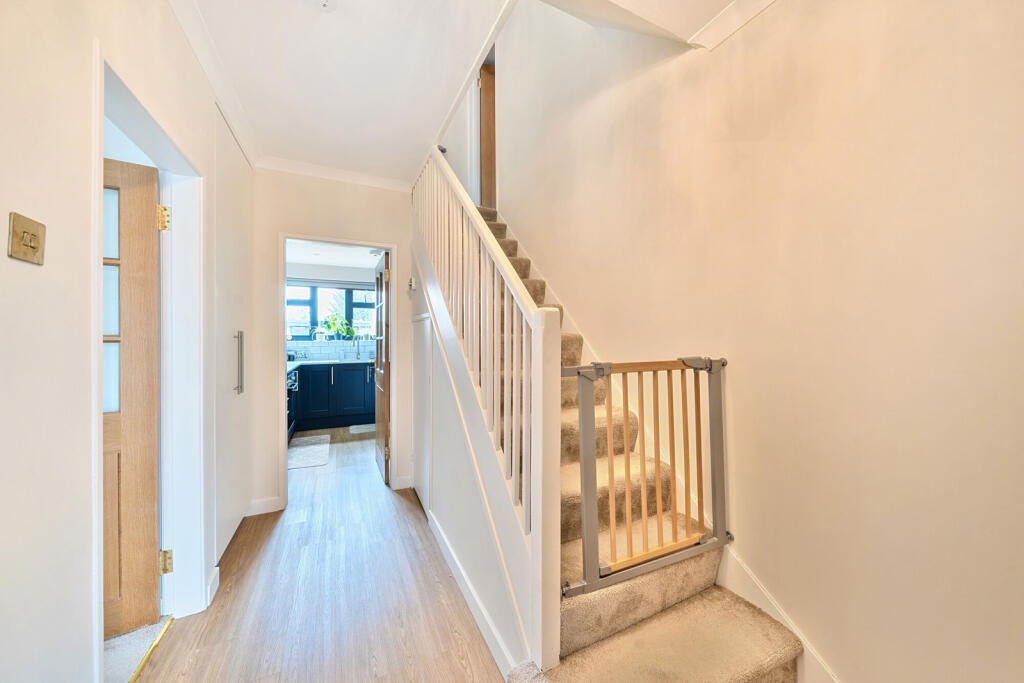 1295586-22-682611...