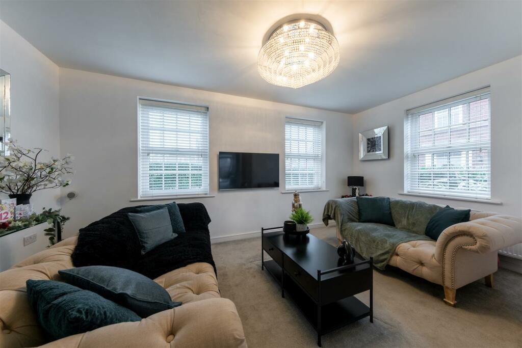 27 Hazelhurst Way-009.jpg