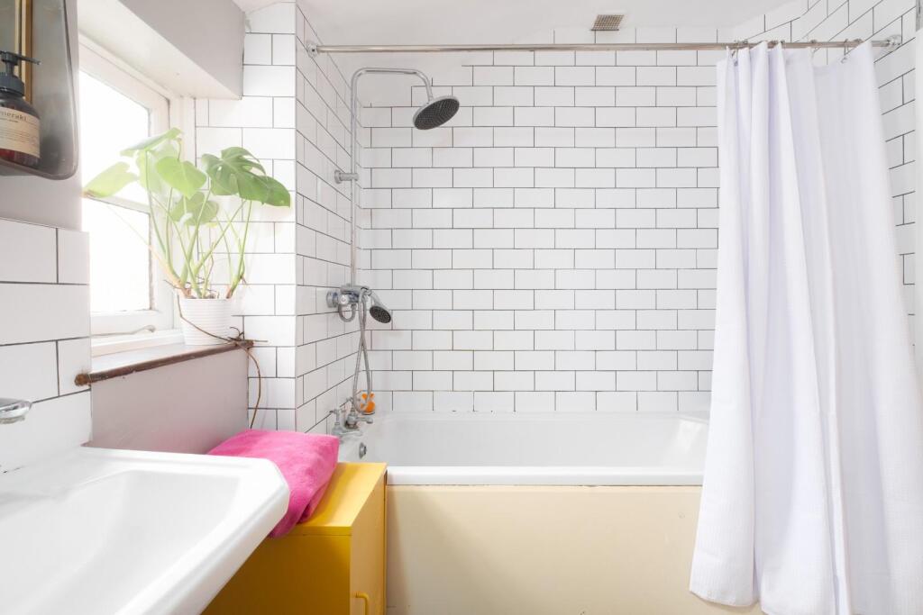 366 Wells Road, BS4--17.jpg