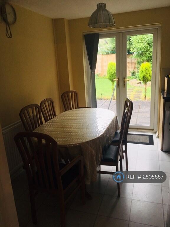 Dining/Kitchen