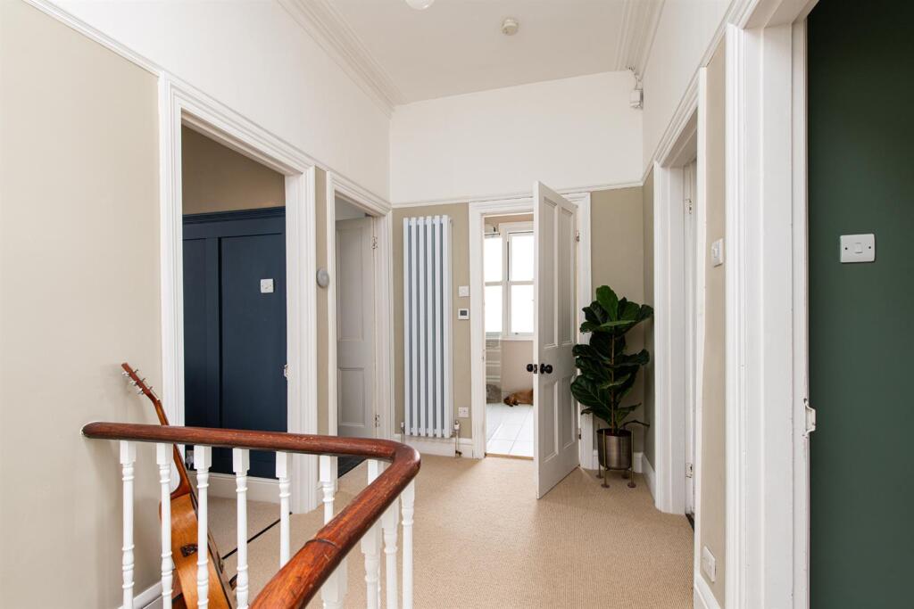 Hall_1.jpg
