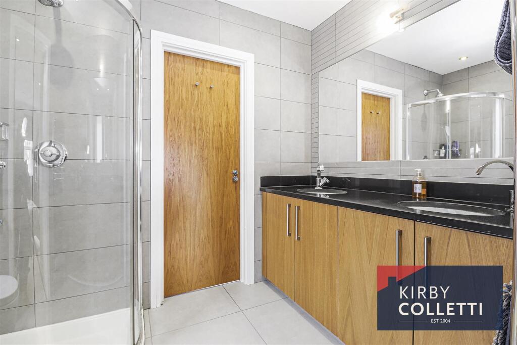 JACK &amp; JILL SHOWER ROOM