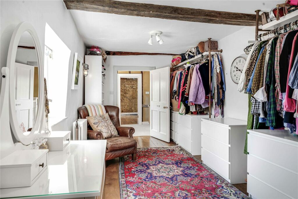 Dressing/ Bedroom