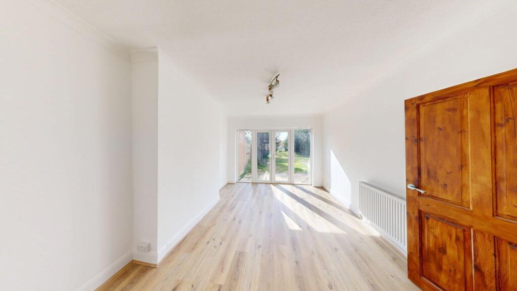 Abbotsbury-Gardens-Rear-Living-room.jpg