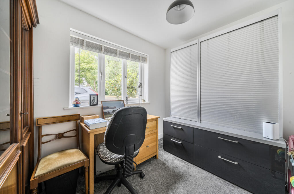 1306021-3-684204c...