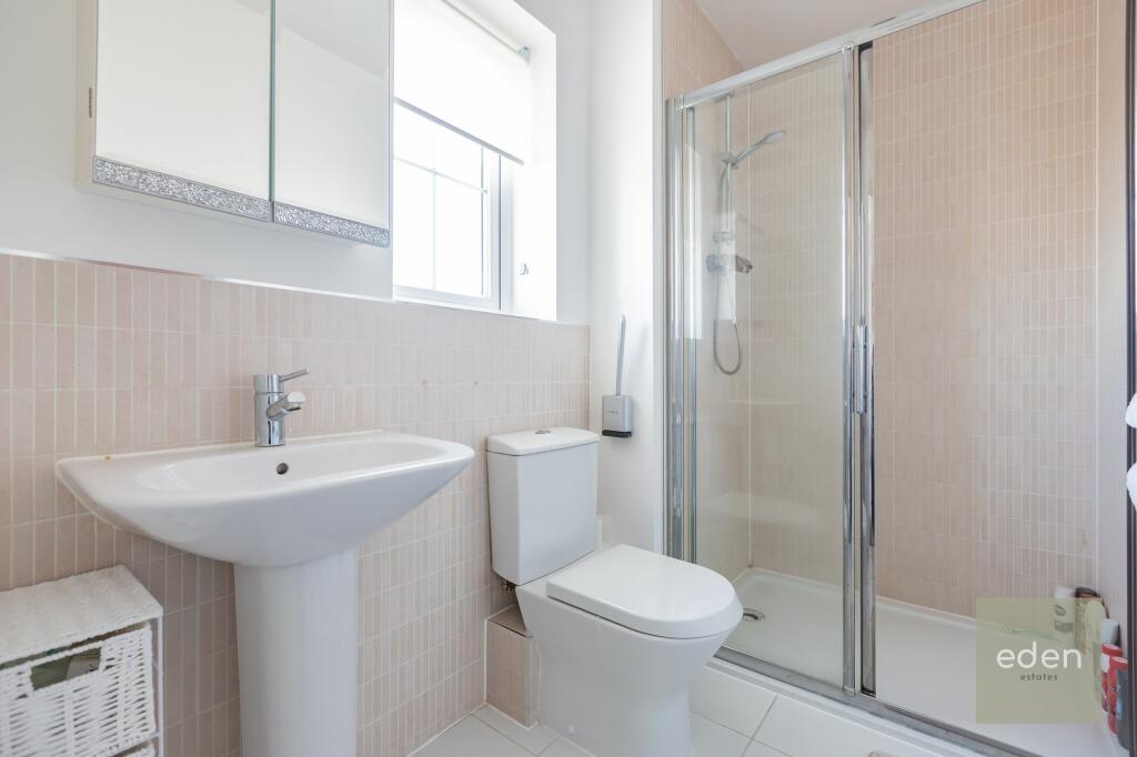 EN SUITE