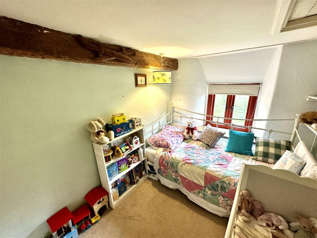 BEDROOM 6