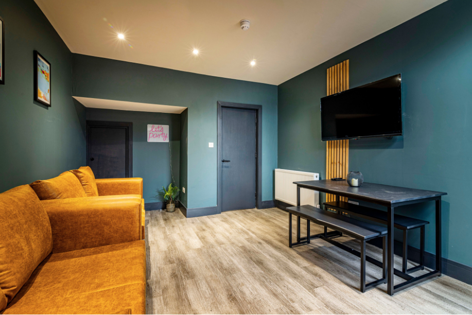 80 Ripon Street - Living Room (1).png