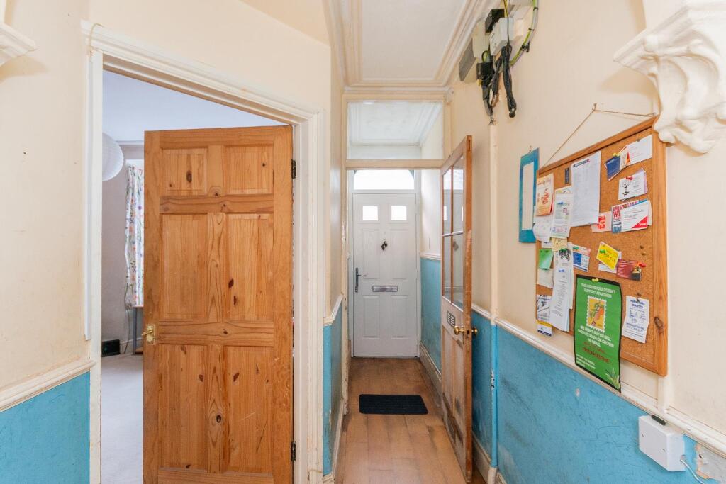 2B2REN - Hallway A.jpg