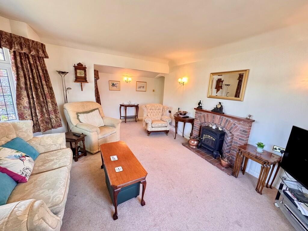 Tuts Cottage Loun...