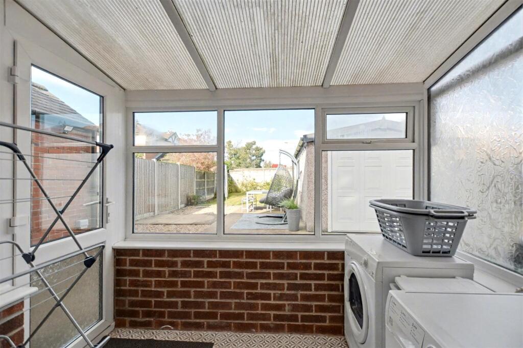 Utility Room_1.jpeg