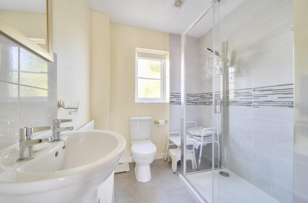 1343369-11-68ada2...