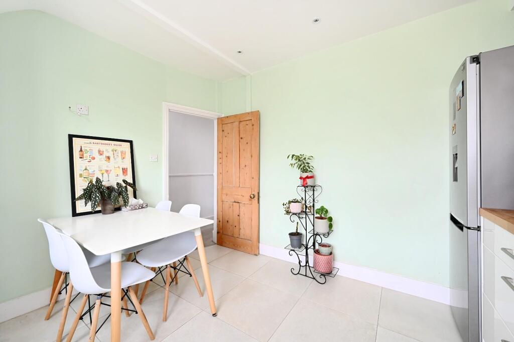 26 Livingstone rd bn3 (8).jpg