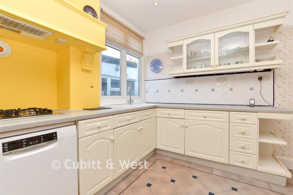 Kitchen / Breakfast Room