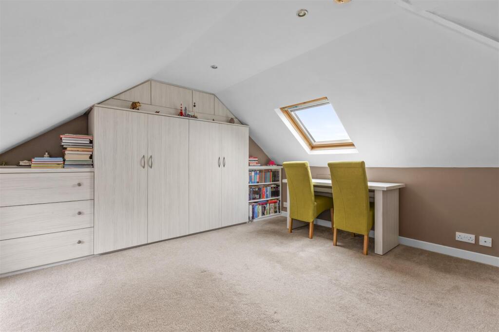 35 Ellsworth Rd, HP11 2TU-5.jpg