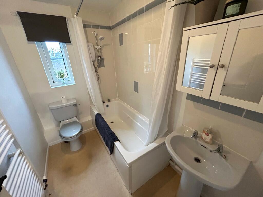 Bathroom ( image 2 )