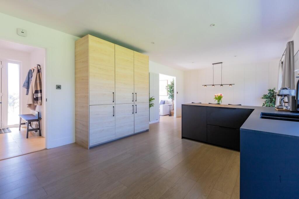 Clos Coed-Y-Dafarn 6-9.jpg