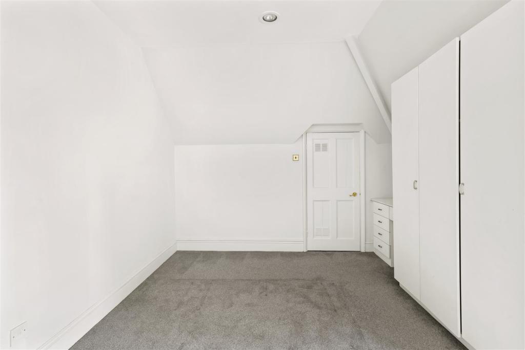Flat 4, 15 Redington Gardens - 7K8qcSu0KIFNAjdGm4g