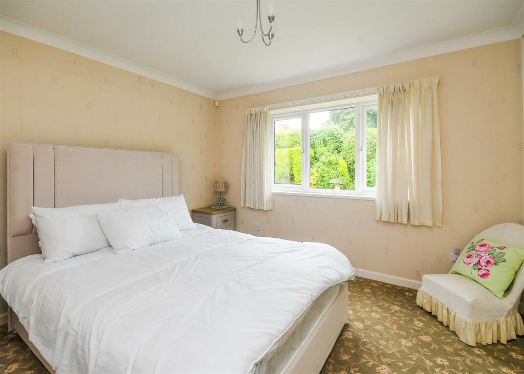 Lockside - Principal Bedroom.jpg