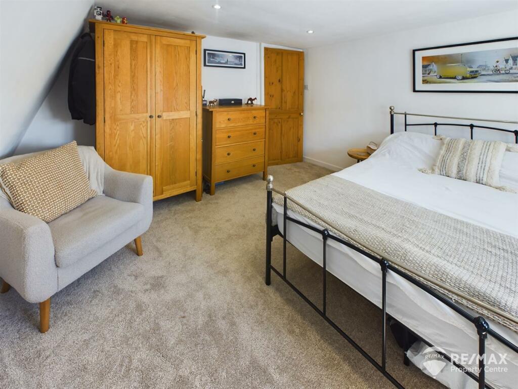 Bedroom 3 (2).jpg