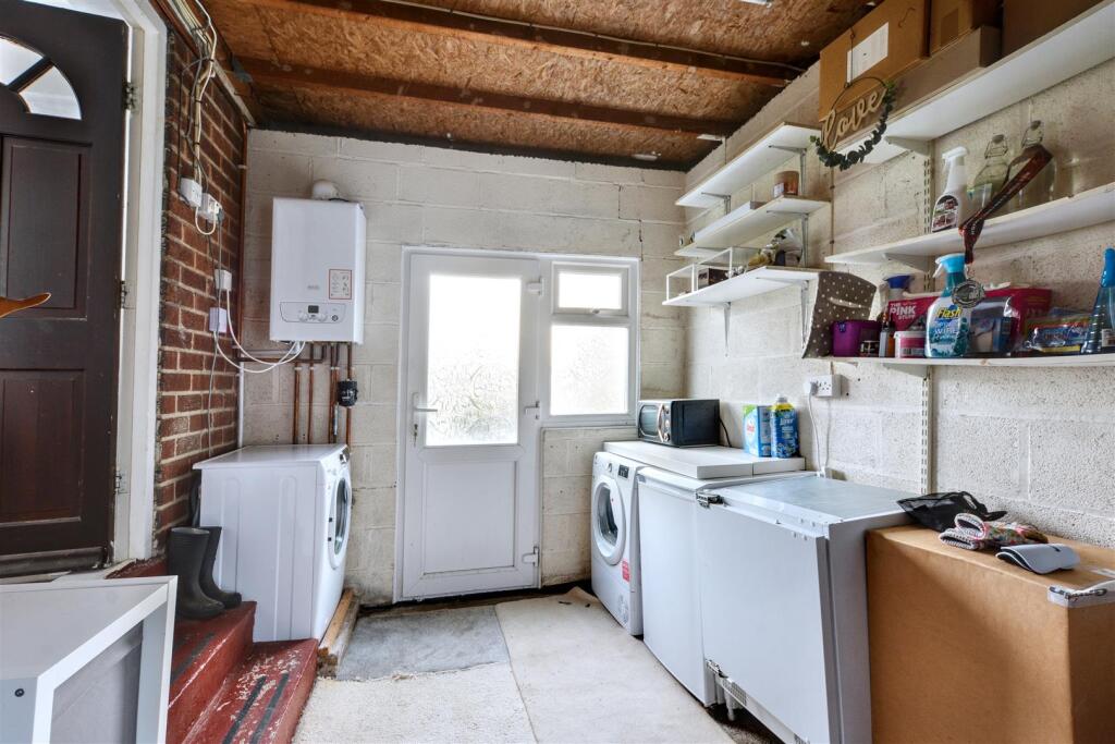 Garage Utility Room_2.jpeg