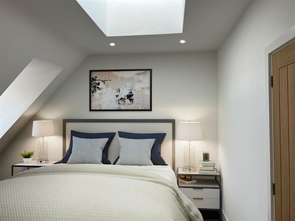 hollow oak bed 3 new (4).jpg