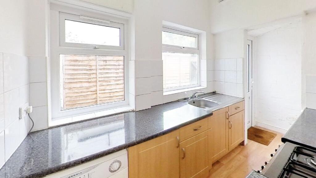 11 AVENUR RD EXT-11.jpg