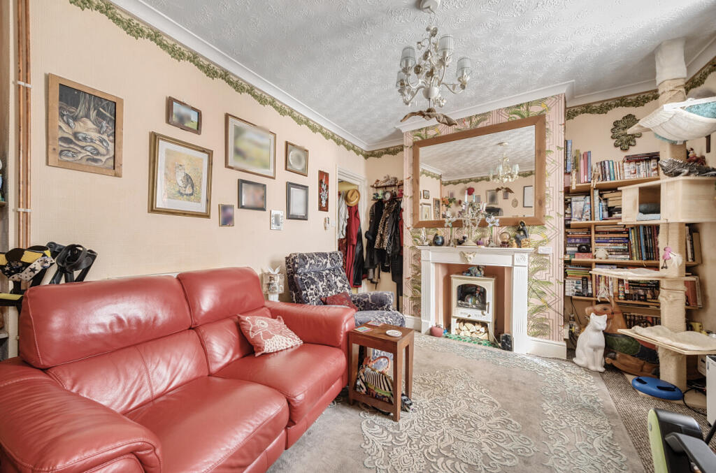 1318497-12-685ebd...