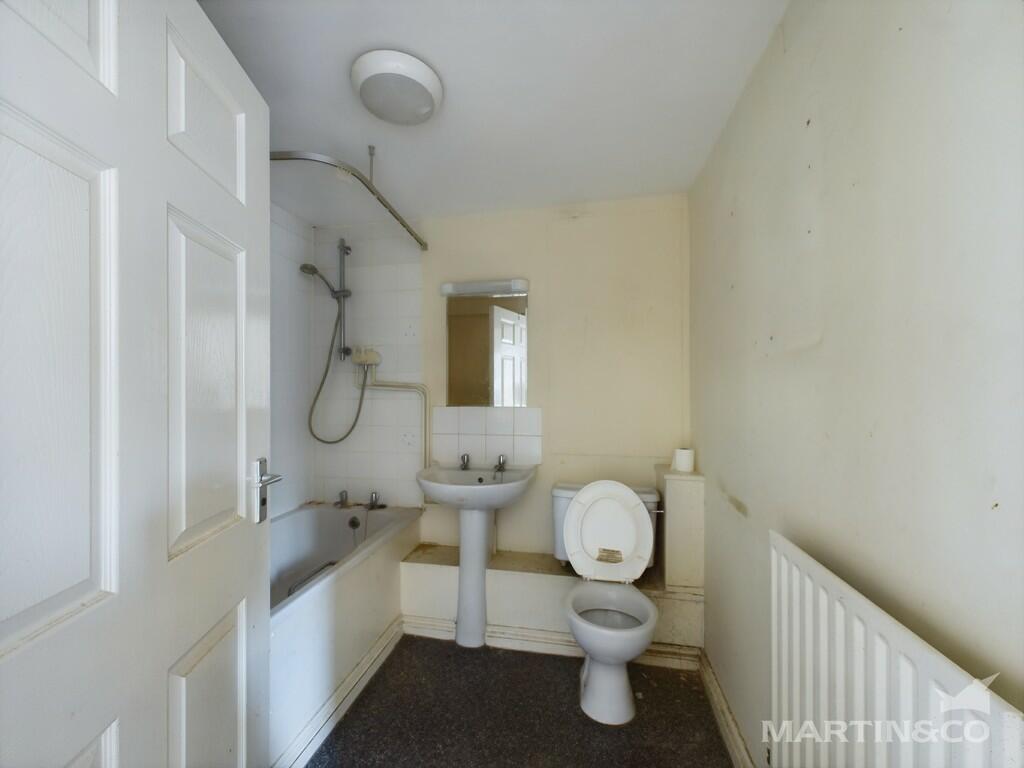 Flat 3 Bathroom