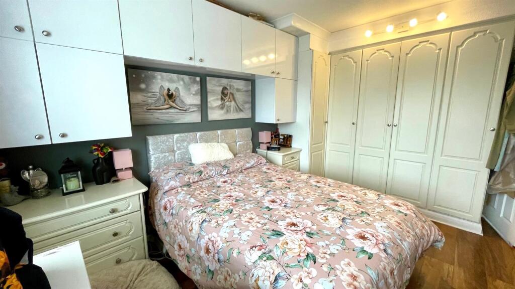 riverside ct 2 bed 1 pic 2.jpg