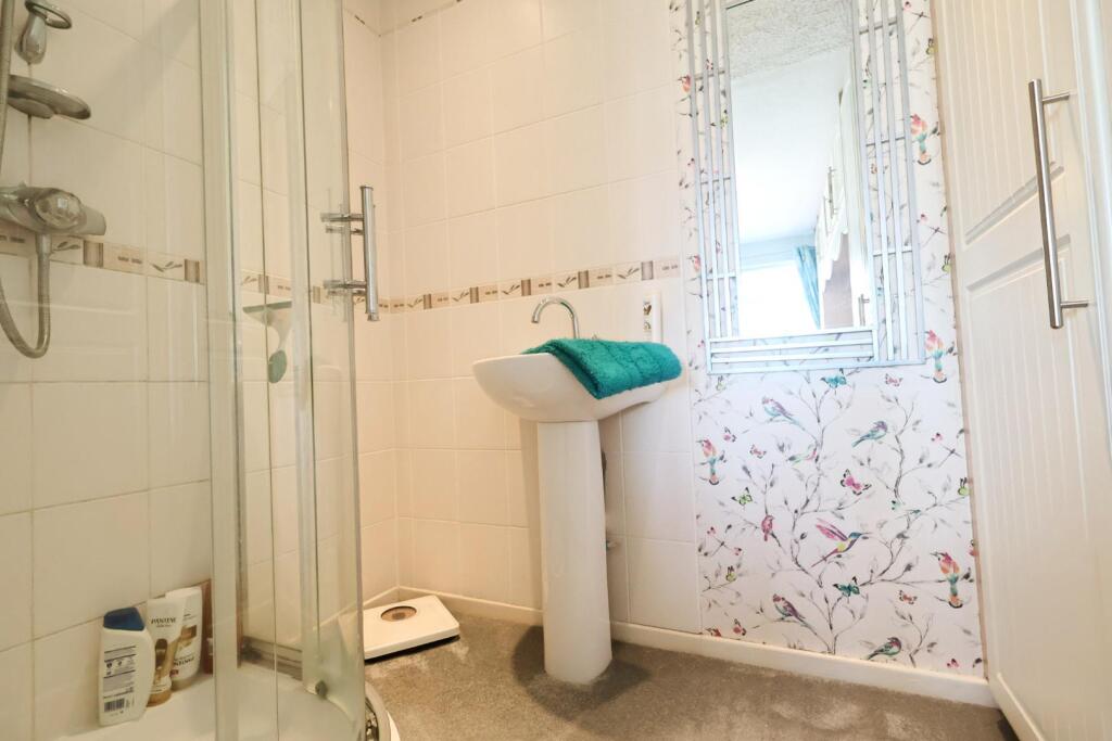 EN SUITE