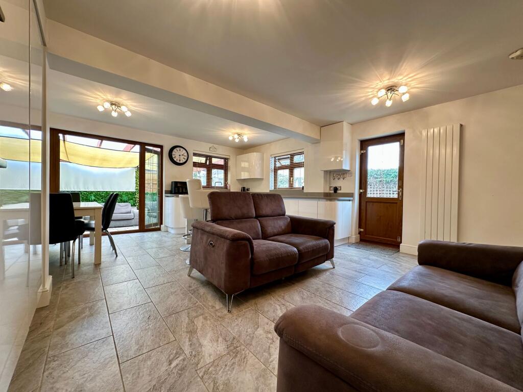 Kitchen/Family room
