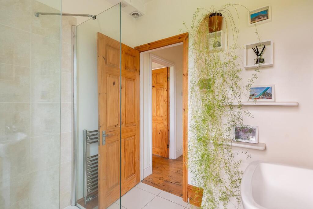 1S5R1KE - Shower Room A.jpg