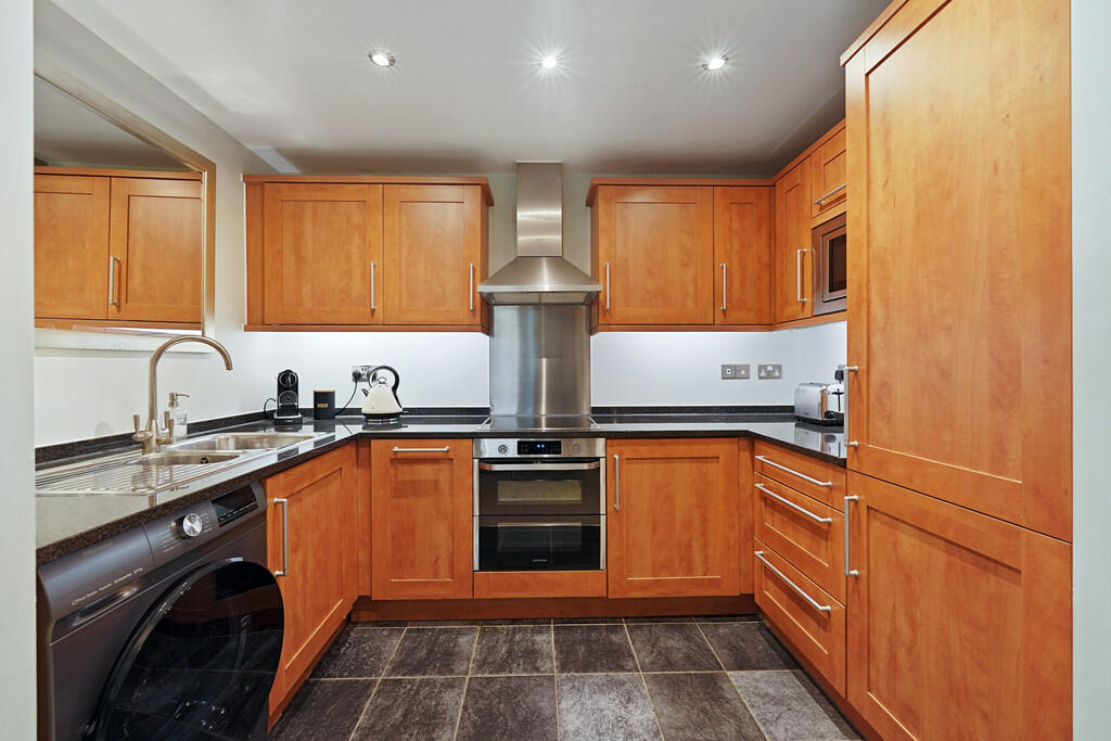 08-5861JUS07641 (...